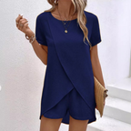 Traje corto cruzado minimalista